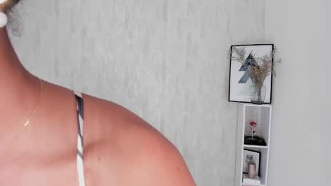 Clara  online show from January 5, 2025, 6:02 am