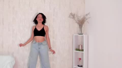 Clara  online show from January 9, 2025, 9:16 am