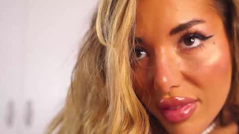 ClaraHazel online show from October 26, 2025, 5:13 am