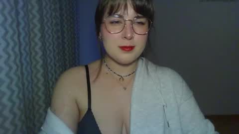 Snapshot of claralovely chatting on May 11, 2026, 5:43 pm Clara online show from May 11, 2026, 5:43 pm