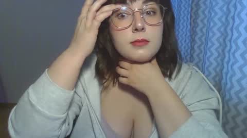 Snapshot of claralovely chatting on June 14, 2026, 4:31 pm Clara online show from June 14, 2026, 4:31 pm