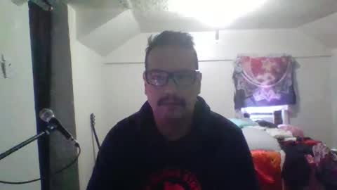 clark_kent1986 online show from April 30, 2026, 12:33 pm