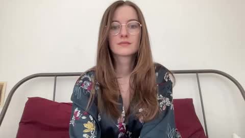 classyandgirly online show from March 5, 2025, 5:50 pm