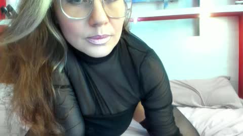Snapshot of classylady666 chatting on October 8, 2025, 1:09 pm Valery online show from October 8, 2025, 1:09 pm