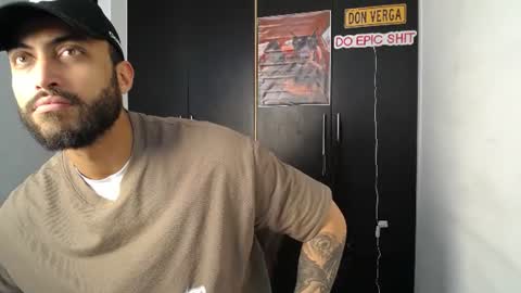 Snapshot of claybrown_ chatting on July 1, 2026, 3:23 pm Clay online show from July 1, 2026, 3:23 pm