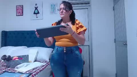Clayr online show from June 30, 2026, 2:01 am