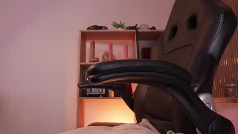 Cleo Adams online show from April 1, 2026, 4:57 am