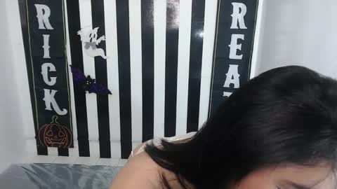 Clementine online show from October 29, 2025, 2:41 pm