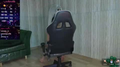 Clementine online show from November 15, 2025, 12:52 am