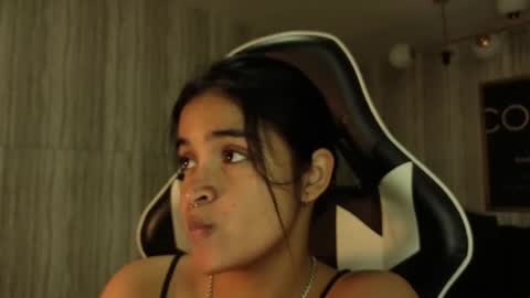 Clementine online show from November 19, 2025, 1:00 pm