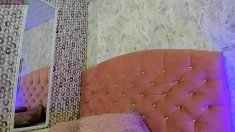 Snapshot of cleo_nilee chatting on October 28, 2025, 3:32 am cleo online show from October 28, 2025, 3:32 am