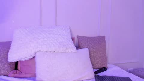 . Cleo Jhonson . online show from January 9, 2025, 8:03 am