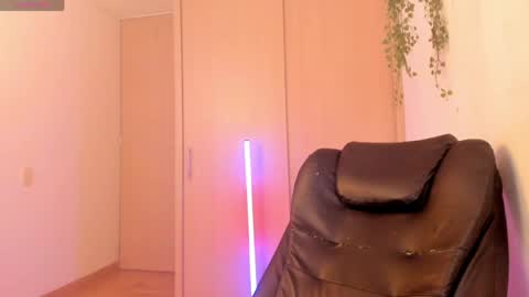 Snapshot of cleopatra_col chatting on April 19, 2026, 6:10 pm Cleopatra online show from April 19, 2026, 6:10 pm