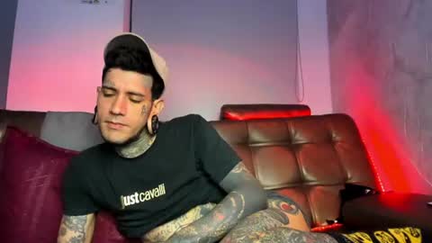 Snapshot of cleosexxx chatting on June 11, 2026, 5:49 am cleo y maikol online show from June 11, 2026, 5:49 am