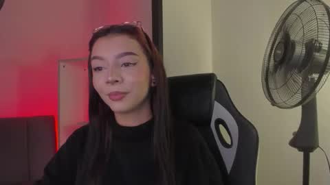 cleowhite_ online show from February 13, 2026, 8:49 pm