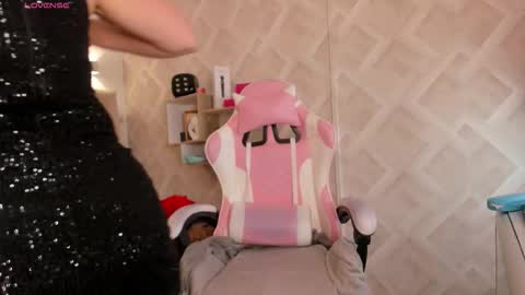 clhoe_johnson_ online show from March 20, 2026, 12:43 pm