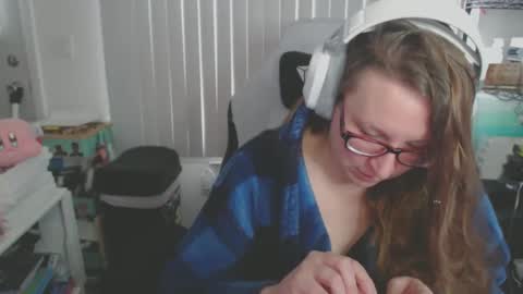 Kate online show from February 13, 2025, 4:39 pm