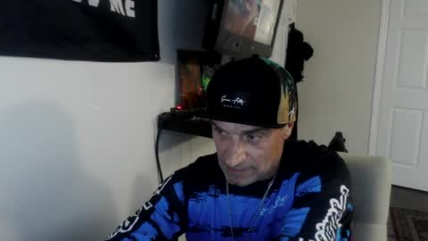 Snapshot of clintwood12 chatting on June 19, 2026, 12:15 am chad online show from June 19, 2026, 12:15 am