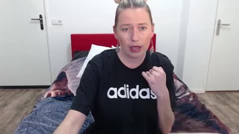 Snapshot of clittytastic chatting on March 4, 2025, 10:13 am Syl online show from March 4, 2025, 10:13 am