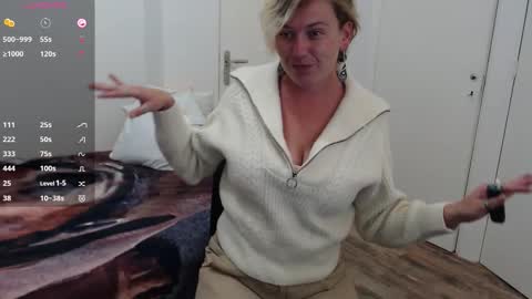 Snapshot of clittytastic chatting on September 12, 2025, 8:36 am Syl online show from September 12, 2025, 8:36 am