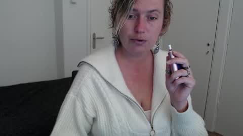 Snapshot of clittytastic chatting on October 13, 2025, 6:57 am Syl online show from October 13, 2025, 6:57 am