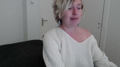 Snapshot of clittytastic chatting on October 20, 2025, 9:04 pm Syl online show from October 20, 2025, 9:04 pm