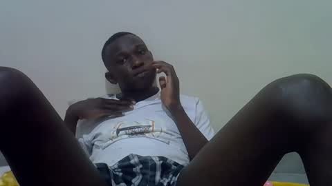 clive_damian online show from February 3, 2026, 2:53 am