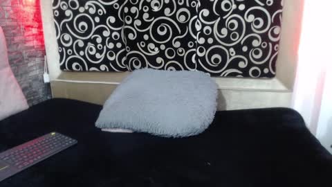 cloe66 online show from January 7, 2025, 6:45 pm