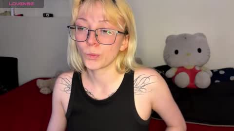  CLOE  online show from November 5, 2025, 11:16 pm