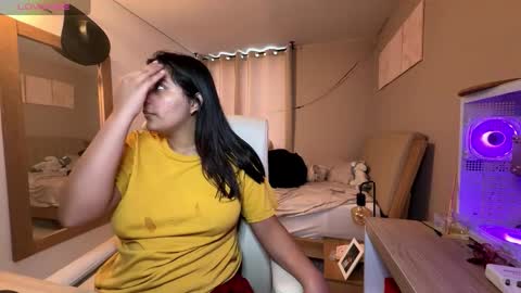 cloe small online show from February 8, 2026, 10:02 pm