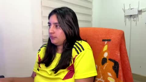 cloe small online show from June 9, 2026, 5:08 am
