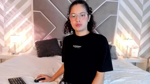 Cloe  online show from October 23, 2025, 8:07 pm