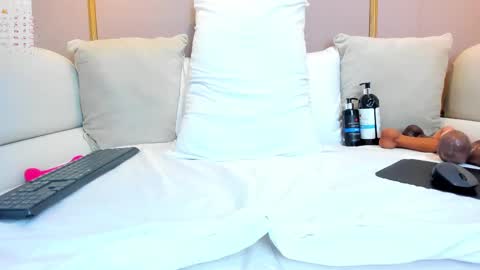 Cloe online show from February 12, 2025, 3:05 pm