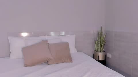 Chloe Smith online show from November 5, 2025, 11:10 am