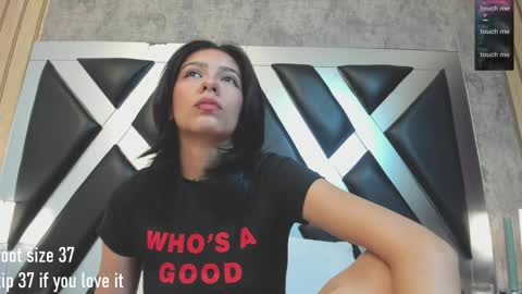 lady cloe person online show from April 8, 2026, 11:37 pm