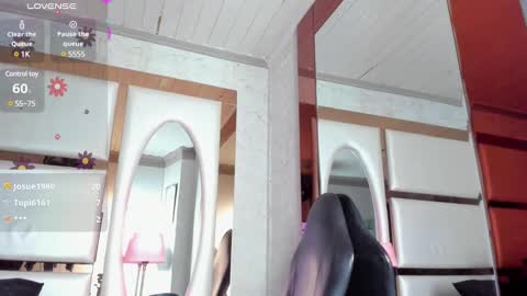 Snapshot of cloerodriguez chatting on December 22, 2024, 9:09 pm ---Cloe--- online show from December 22, 2024, 9:09 pm