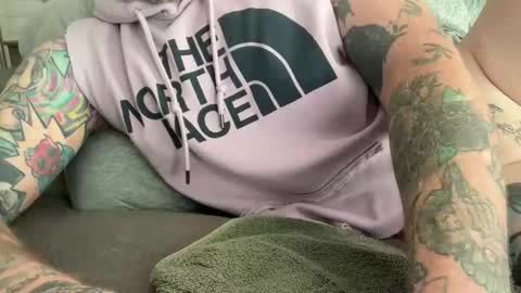 cloudyxparty online show from December 3, 2025, 8:40 pm