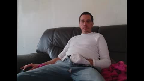 clouplefun online show from October 28, 2025, 7:56 am