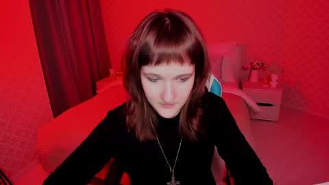 Snapshot of clover_red chatting on December 15, 2024, 6:59 pm Clover follow me online show from December 15, 2024, 6:59 pm