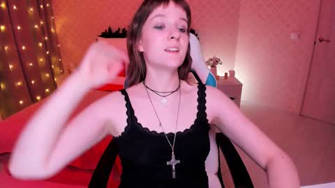 Snapshot of clover_red chatting on December 29, 2024, 8:37 pm Clover follow me online show from December 29, 2024, 8:37 pm