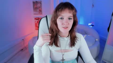 Snapshot of clover_red chatting on March 4, 2025, 9:51 am Clover follow me online show from March 4, 2025, 9:51 am