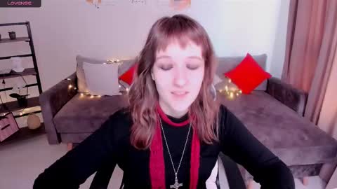 Snapshot of clover_red chatting on March 8, 2025, 2:51 pm Clover follow me online show from March 8, 2025, 2:51 pm