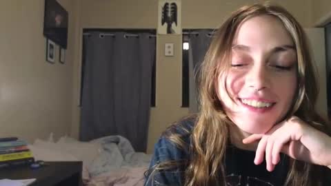 Snapshot of clover_tully chatting on December 25, 2024, 9:02 am Clover online show from December 25, 2024, 9:02 am