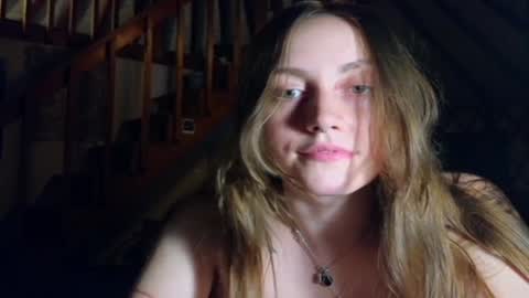 Snapshot of clover_tully chatting on February 8, 2025, 5:40 am Clover online show from February 8, 2025, 5:40 am