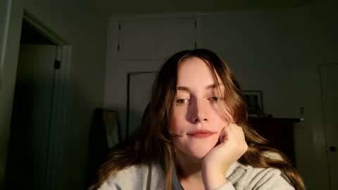 Snapshot of clover_tully chatting on October 18, 2025, 5:43 am Clover online show from October 18, 2025, 5:43 am