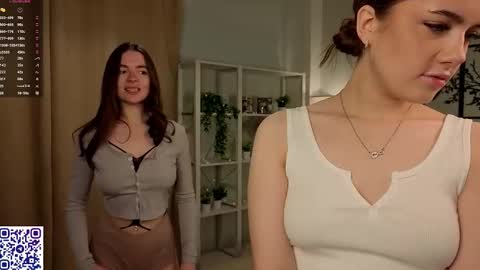 Snapshot of cloverfarewell chatting on October 16, 2025, 1:06 am Kira online show from October 16, 2025, 1:06 am