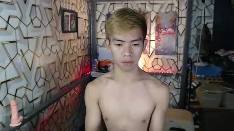 clyde_twinkx online show from October 30, 2025, 4:52 pm