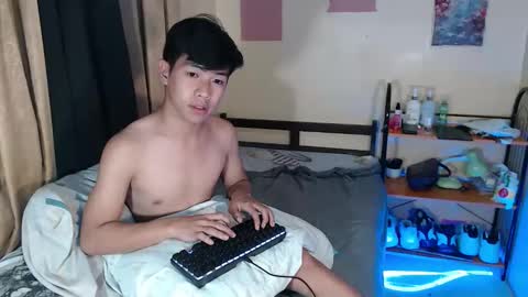clyde_twinkx online show from May 13, 2026, 2:47 pm