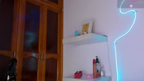cmila0713 online show from May 27, 2026, 1:57 am