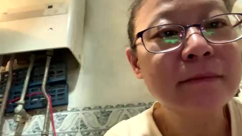 Cocacola1668 online show from November 9, 2025, 9:24 pm